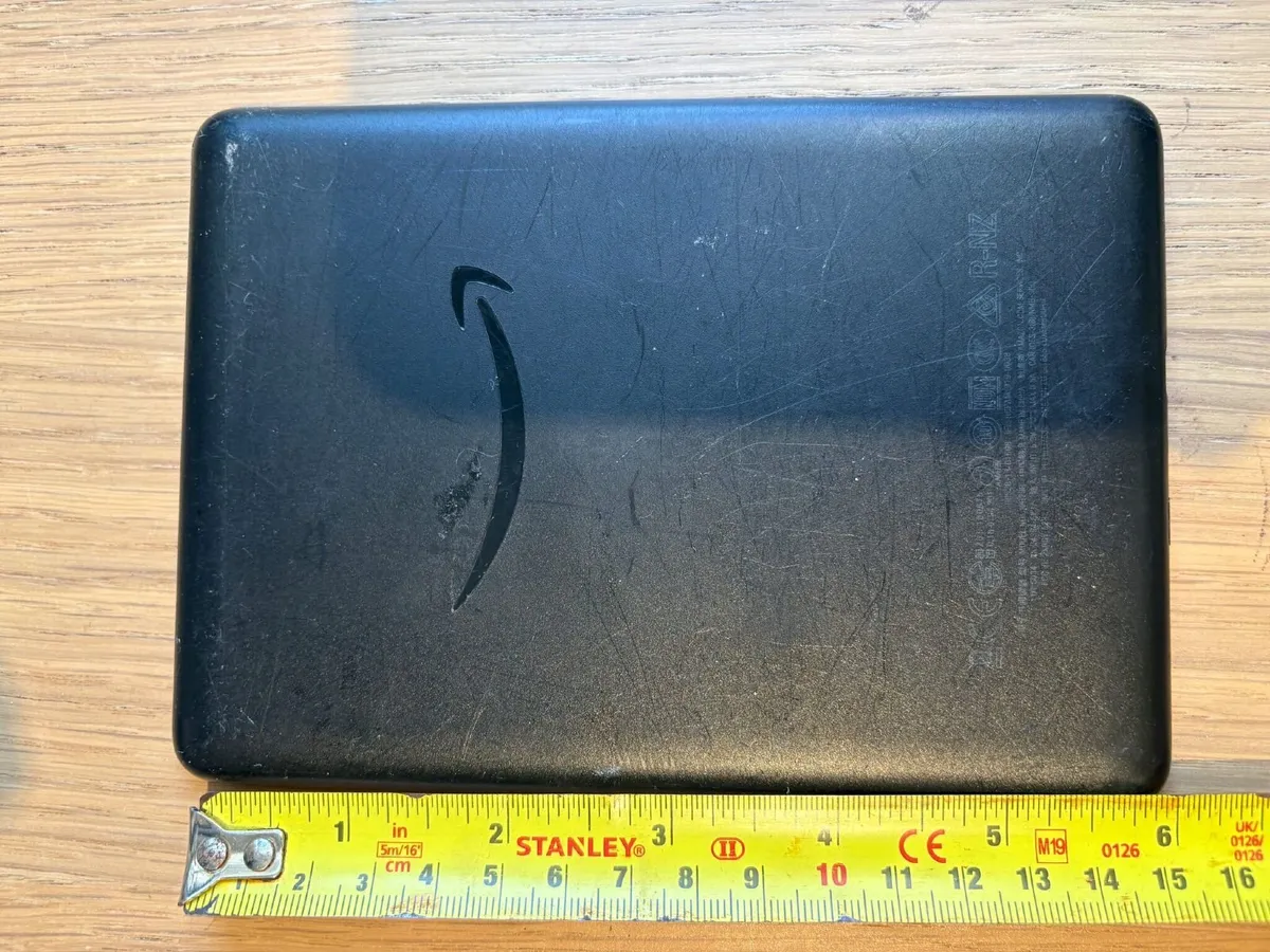 Amazon Kindle 10th Gen 6" With Light, Working - Image 4
