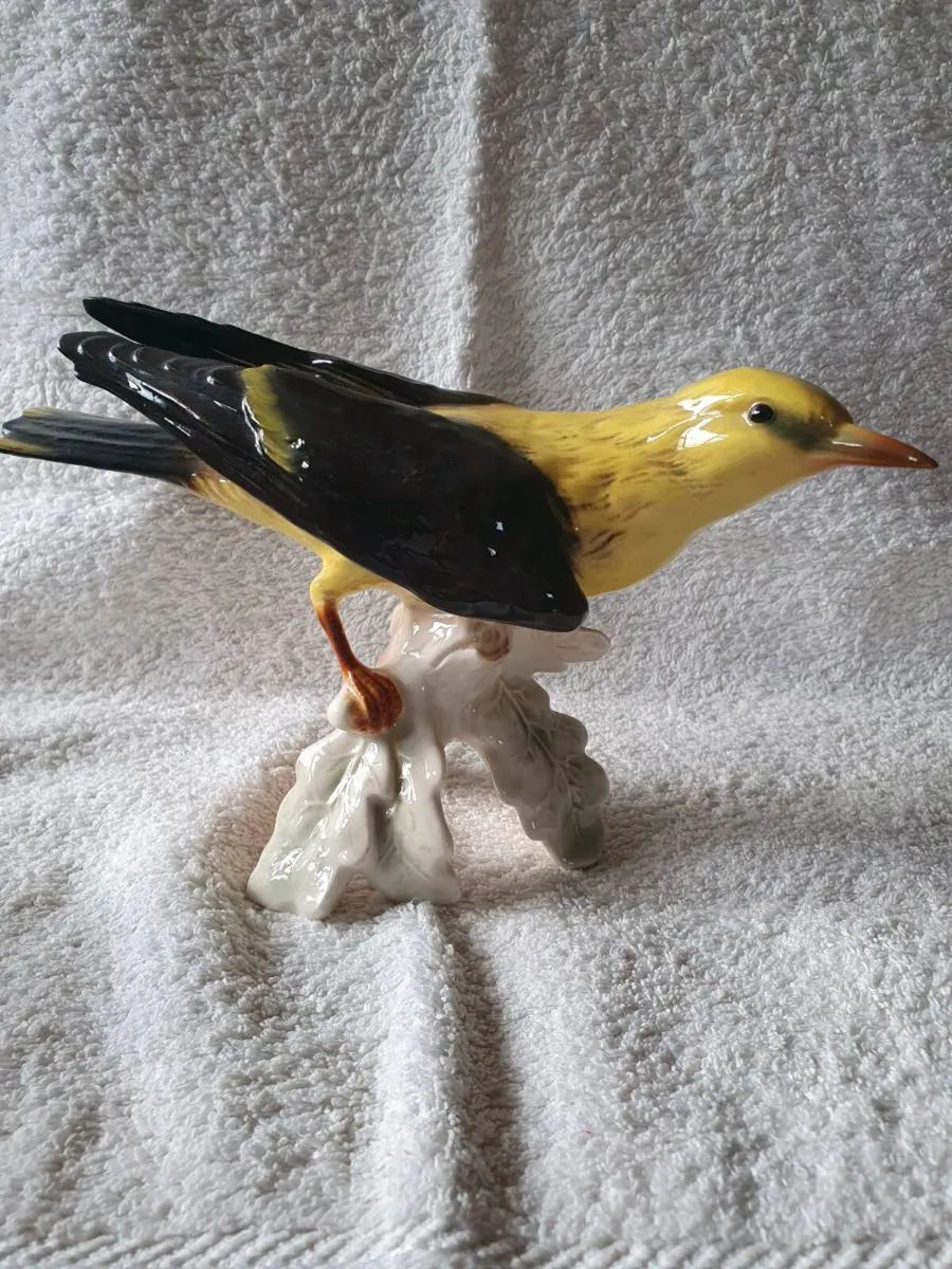 Vintage Goebel Golden Oriole Bird Figurine - Image 1