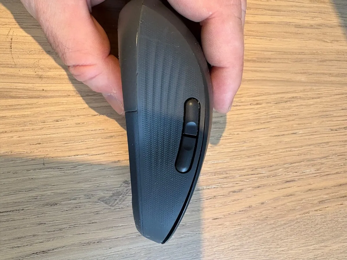 Logitech Signature M650 L Left-Handed Mouse - Image 4