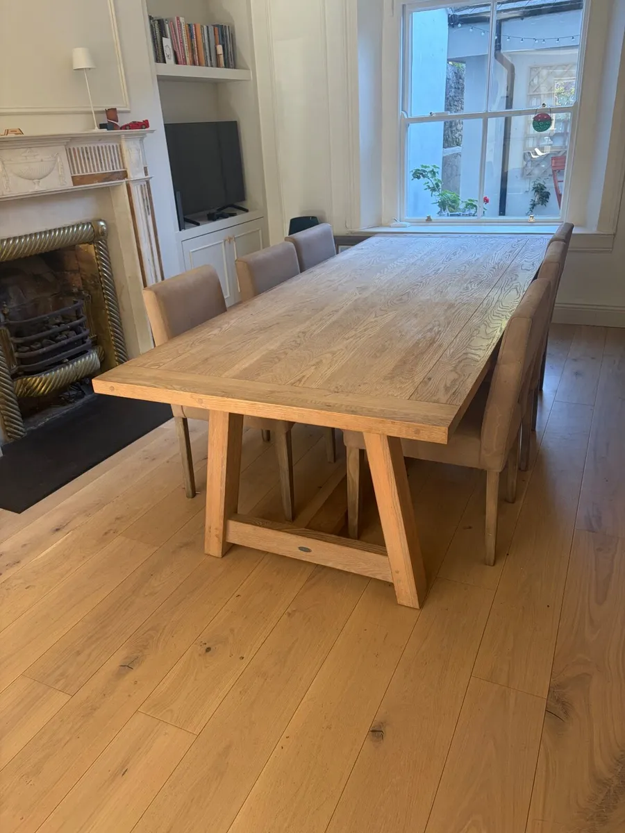 Neptune dining table - Image 1