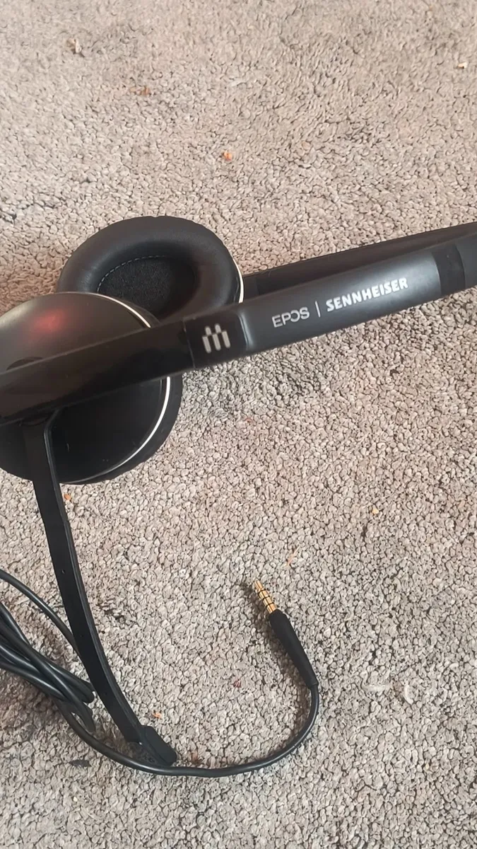 Headphones Sennheiser - Image 1