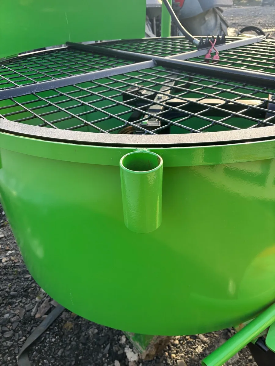 Concrete mixer - Image 2