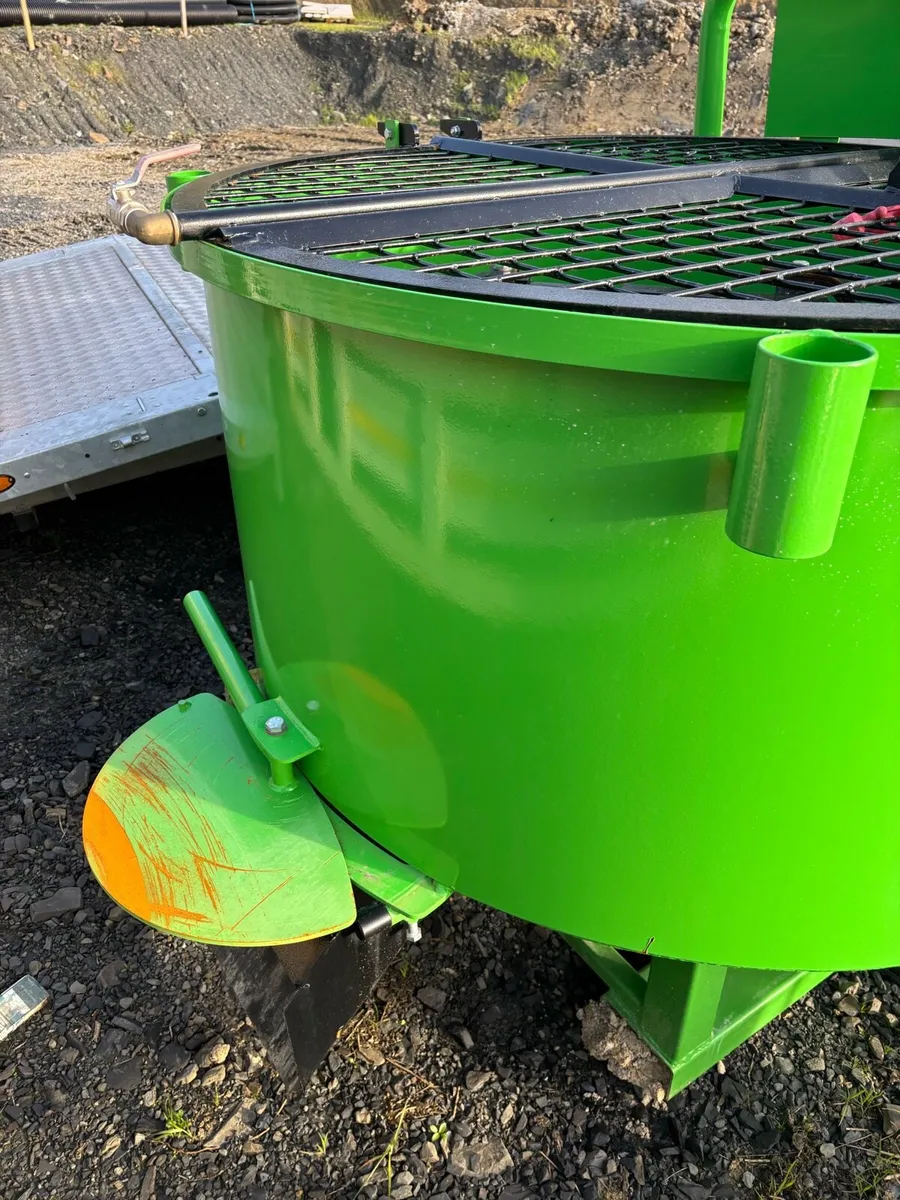 Concrete mixer - Image 4