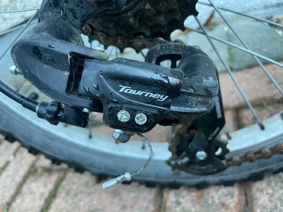 Boys bike with gears - 6 - 8 years - Image 2