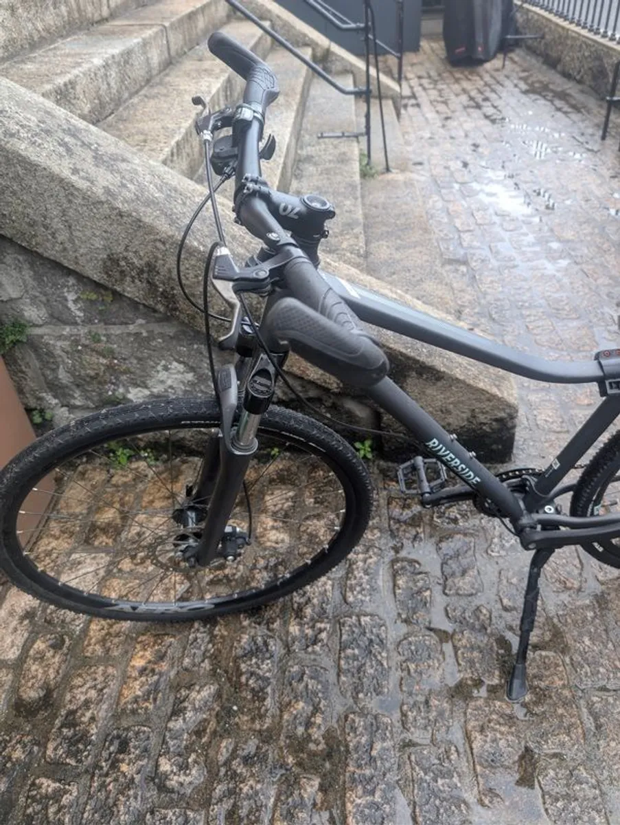 Decathlon Hybrid Bike Riverside 700 - Image 3