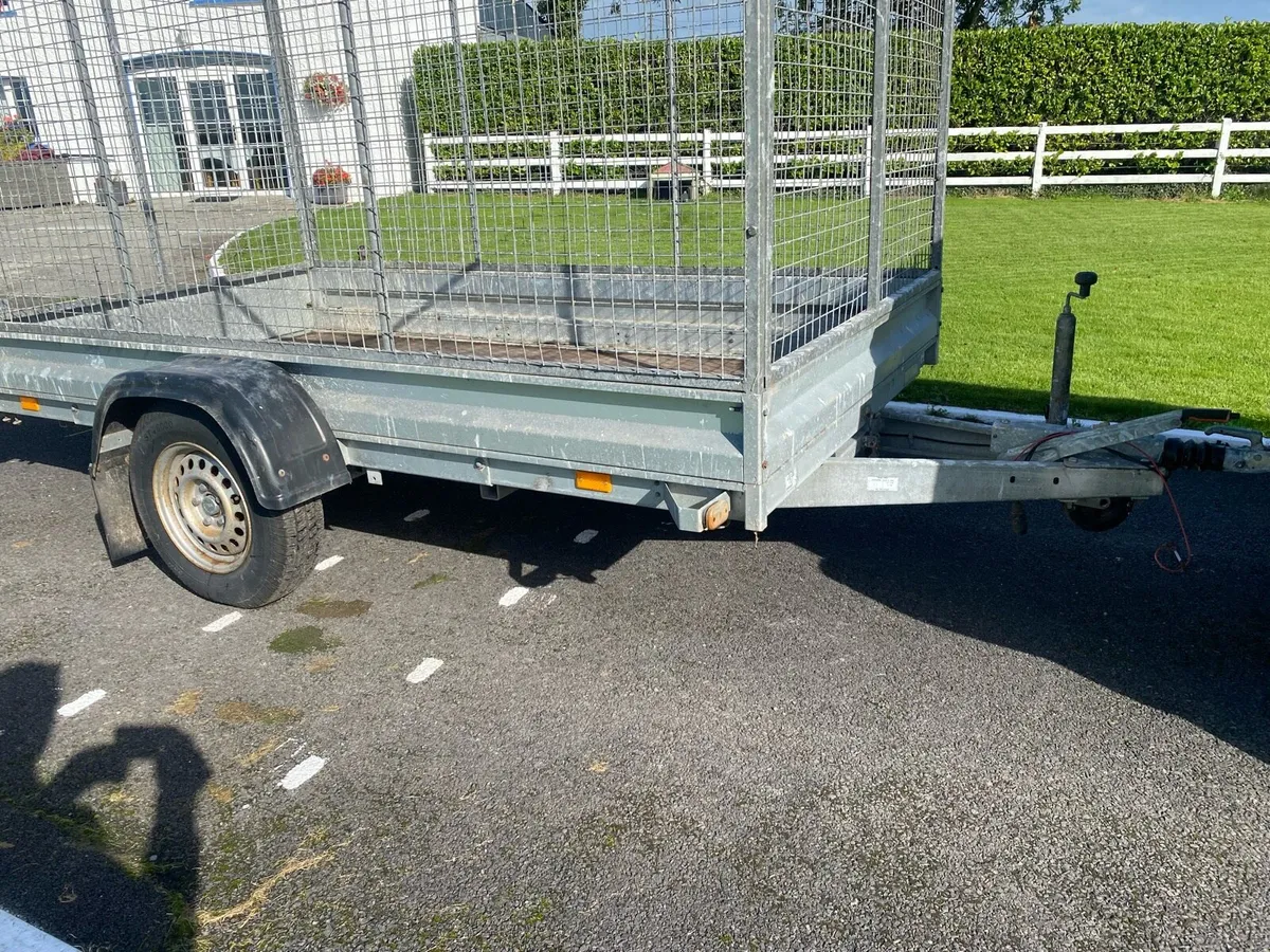 Trailer - Image 2