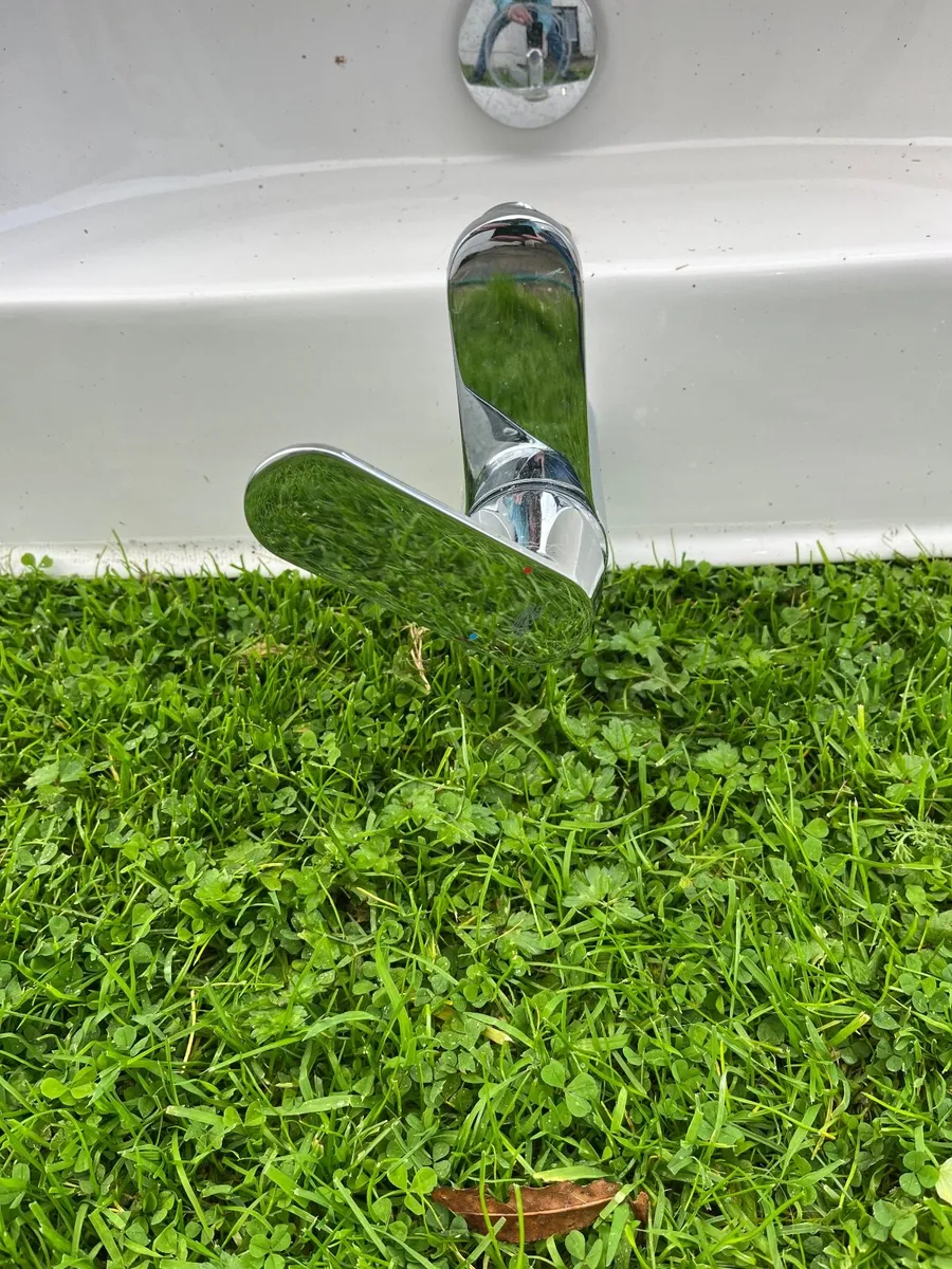 Freestanding Sink - Image 2