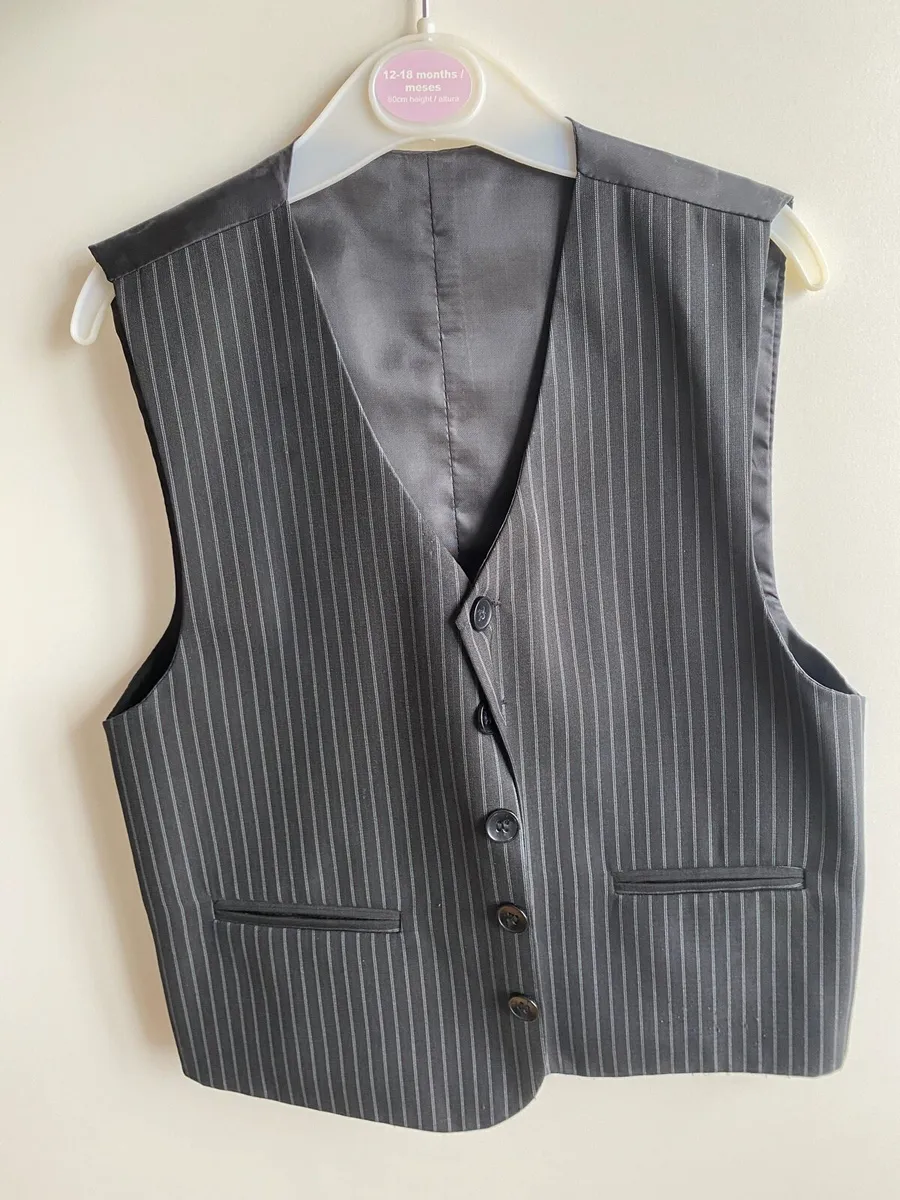 Boys communion/occasion suit 9 yo - Image 4