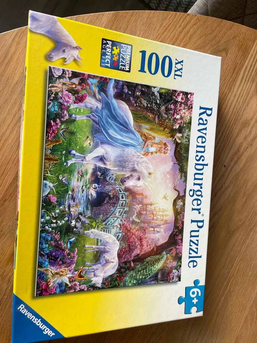 Games and jigsaws - Image 1