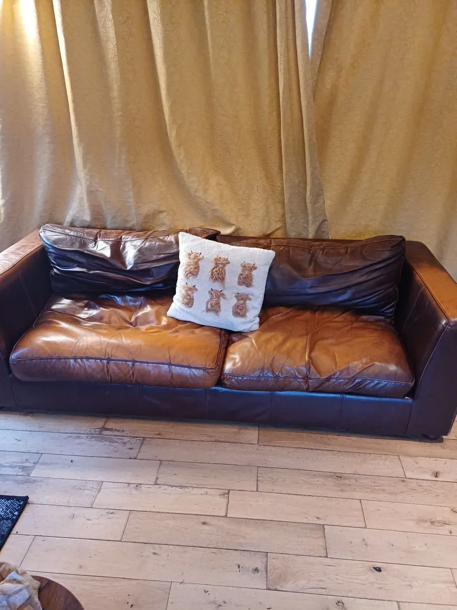 Leather couch - Image 1
