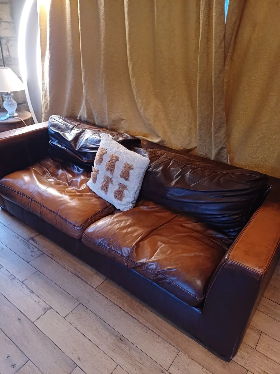 Leather couch - Image 2