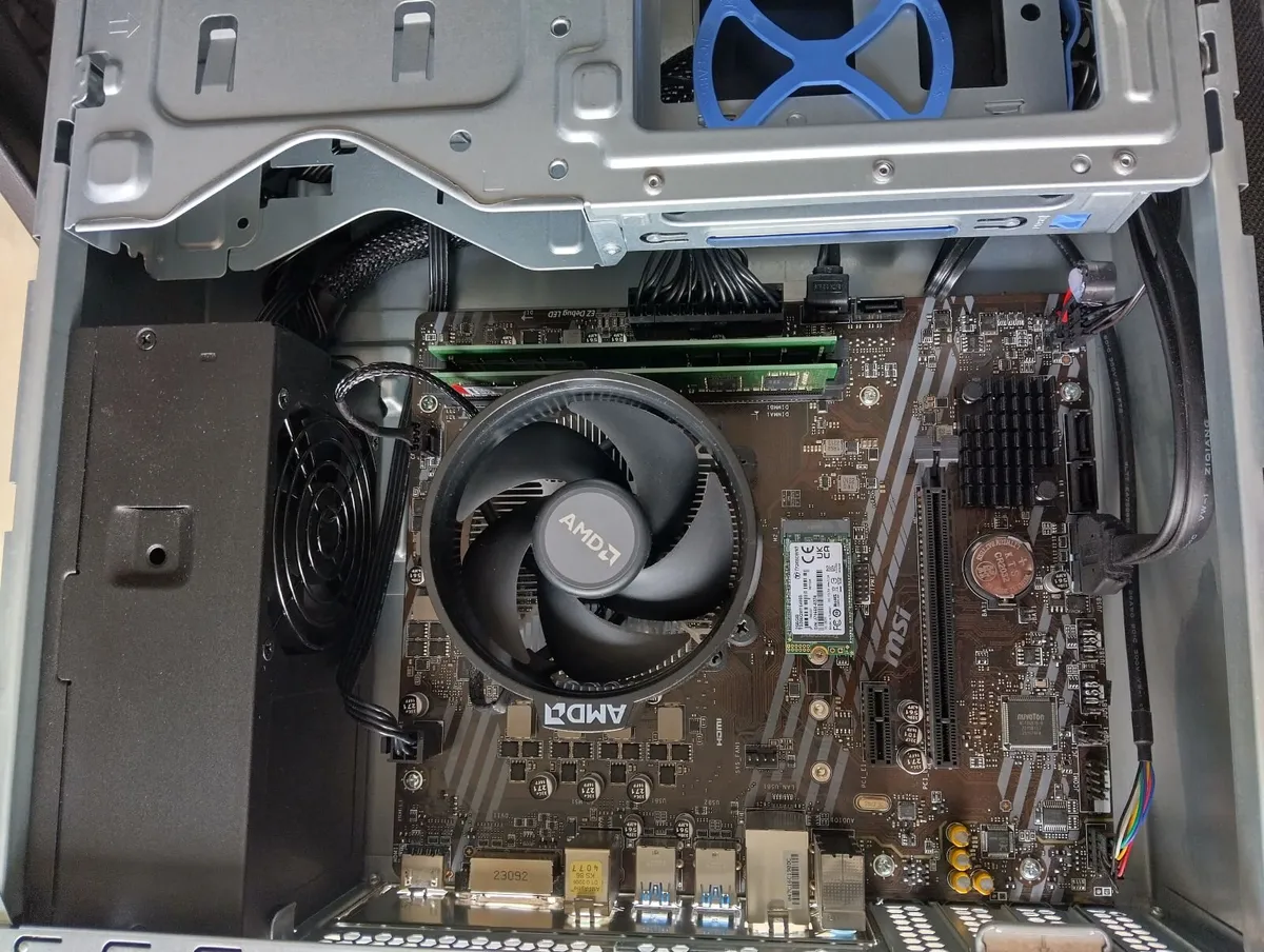 Antec SFF PC and power cable - Image 4