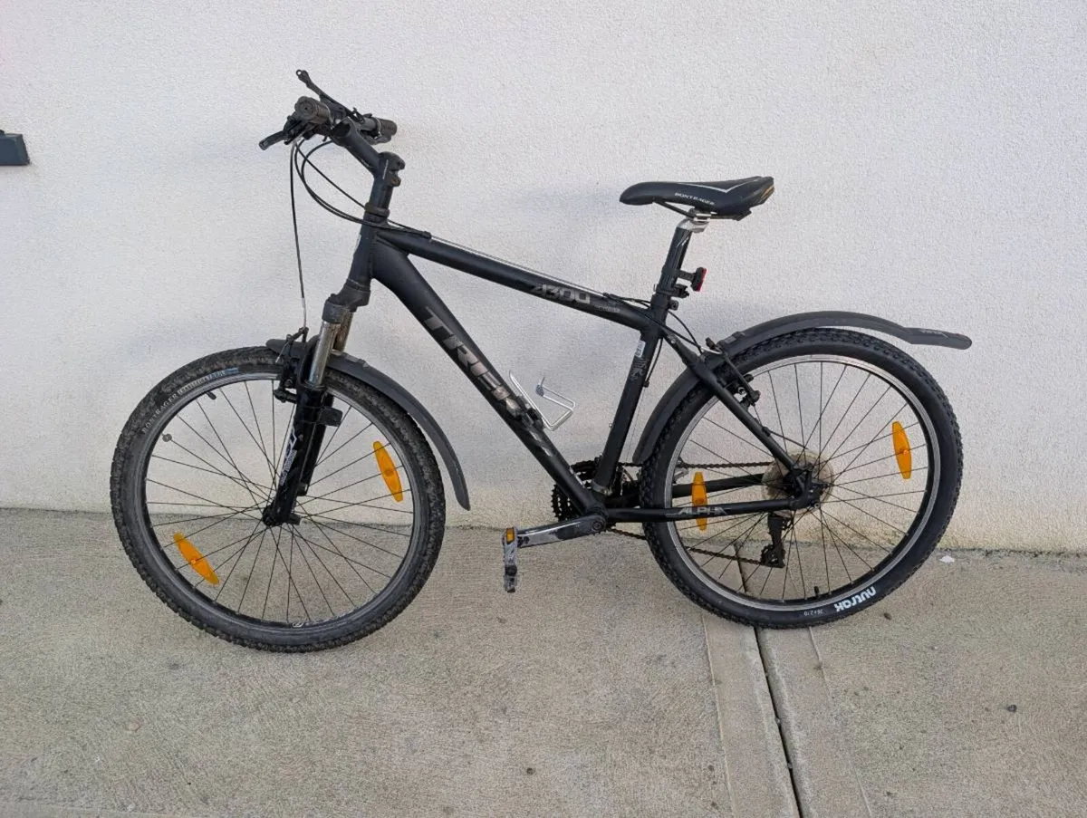 Trek 7300 Dual Sport Series Mountain Bike – 18" - Image 1