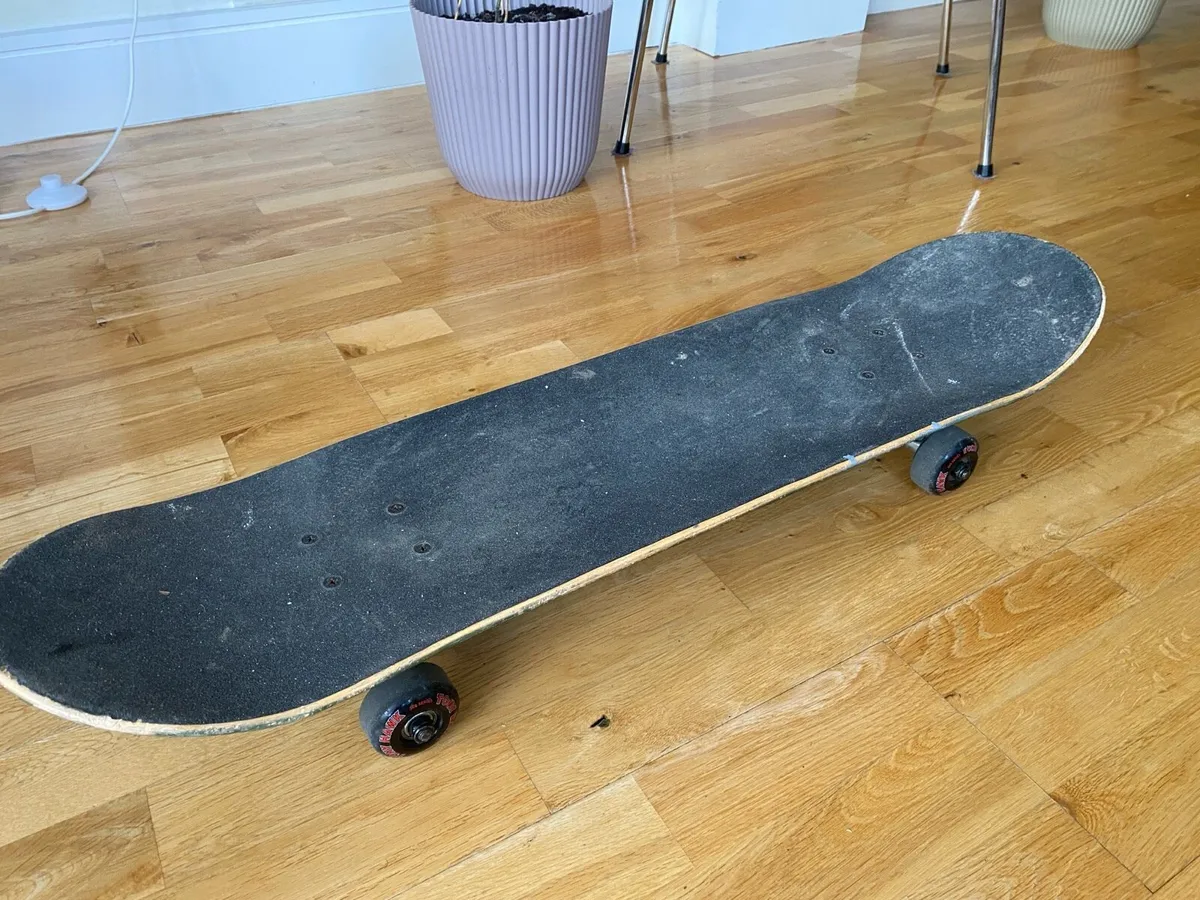 Tony Hawk Skateboard, custom design, 360 series - Image 2
