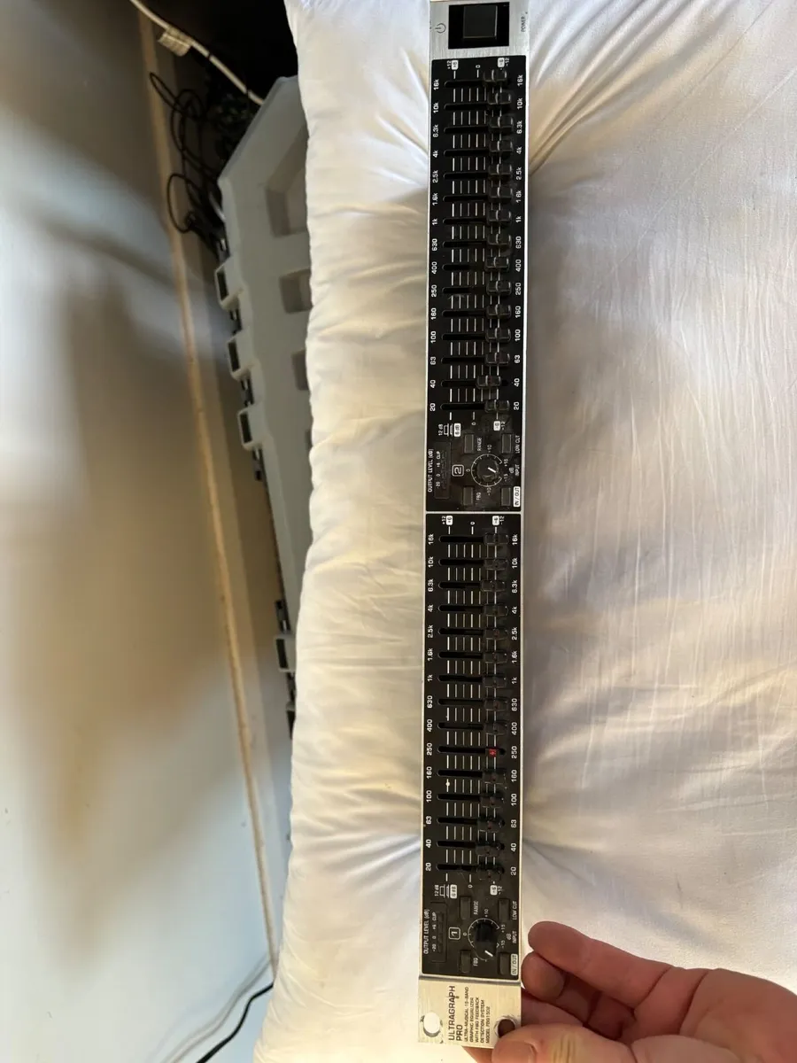 Behringer Ultragraph Pro FBQ1502 Graphic EQ - Image 1