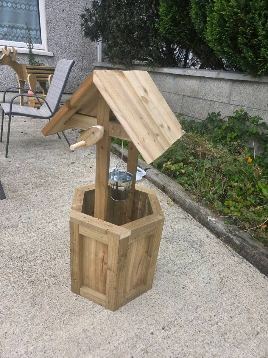 Wishing Well Plant box - Image 1