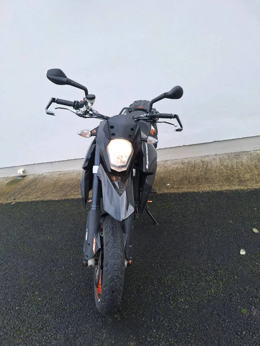 Motorcycle - Image 3