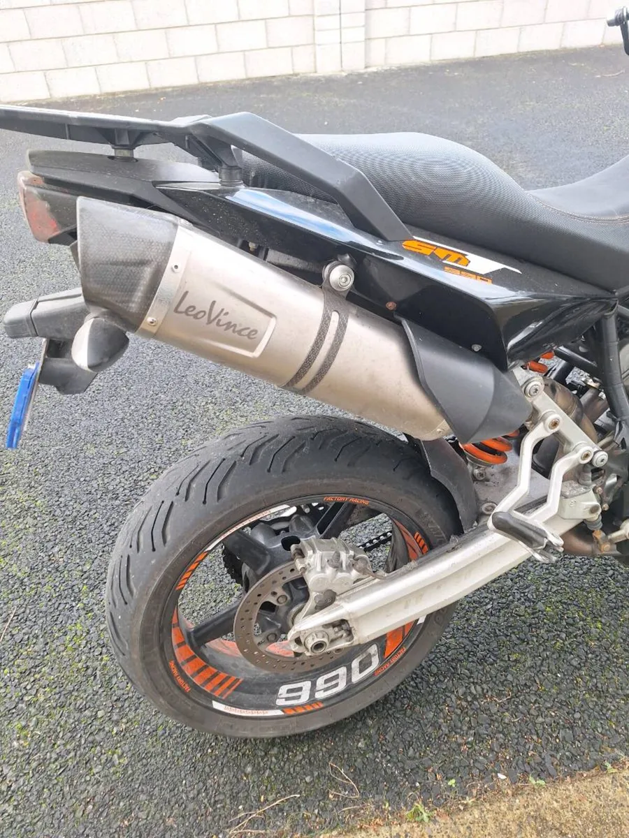 Motorcycle - Image 4