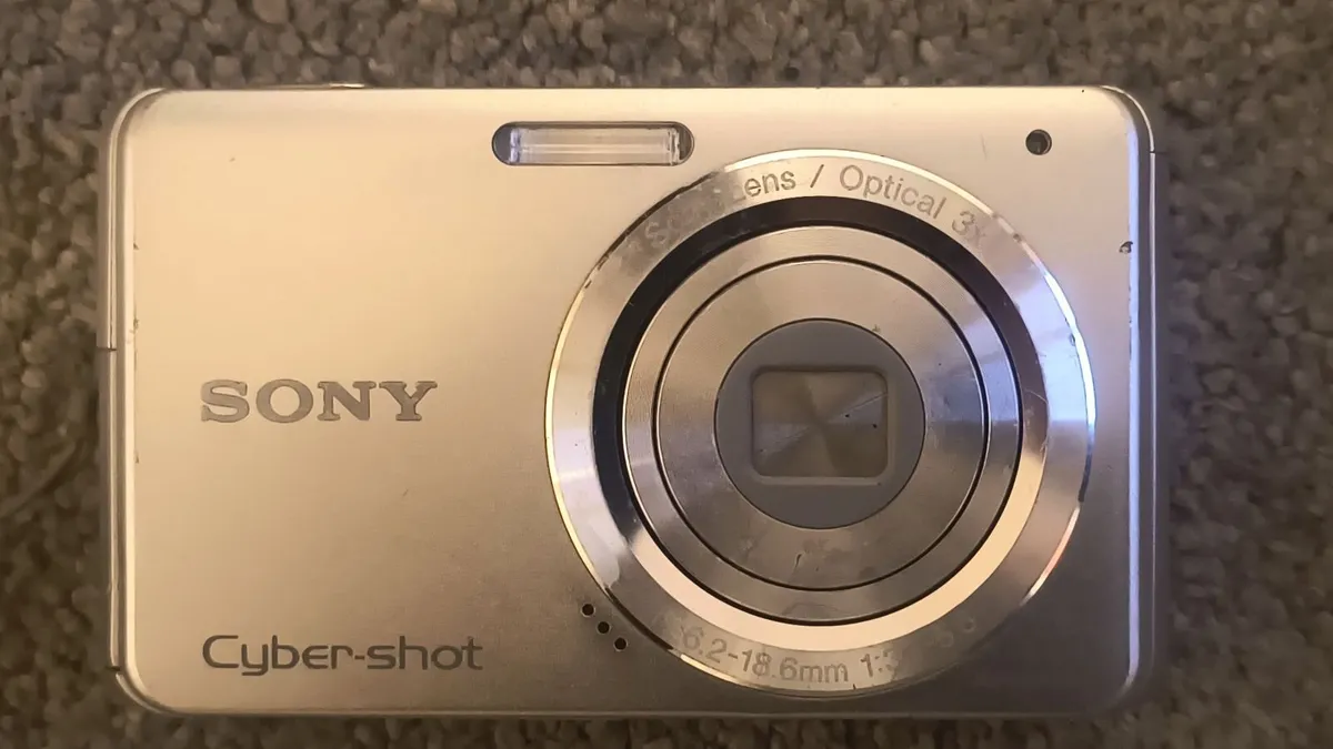 Digital camera Sony Cyber-shot DSC-W180 - Image 1