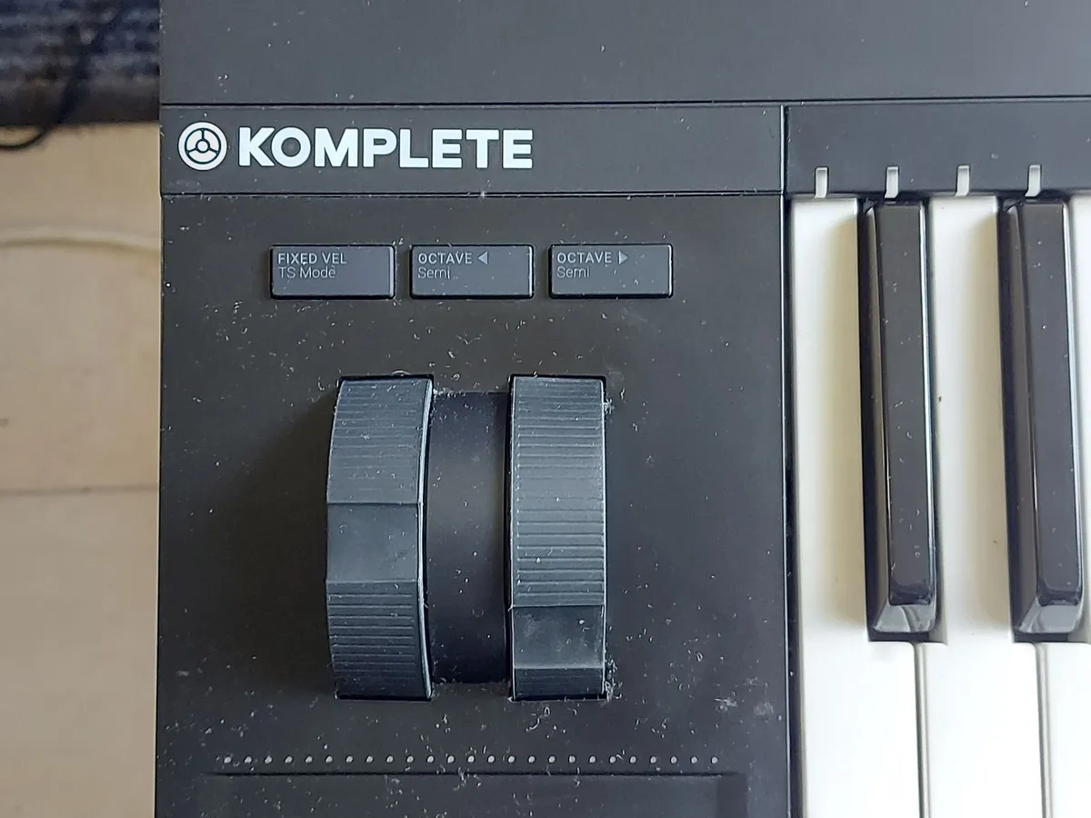 Native Instruments Komplete Kontrol S49 MK2 - Image 2
