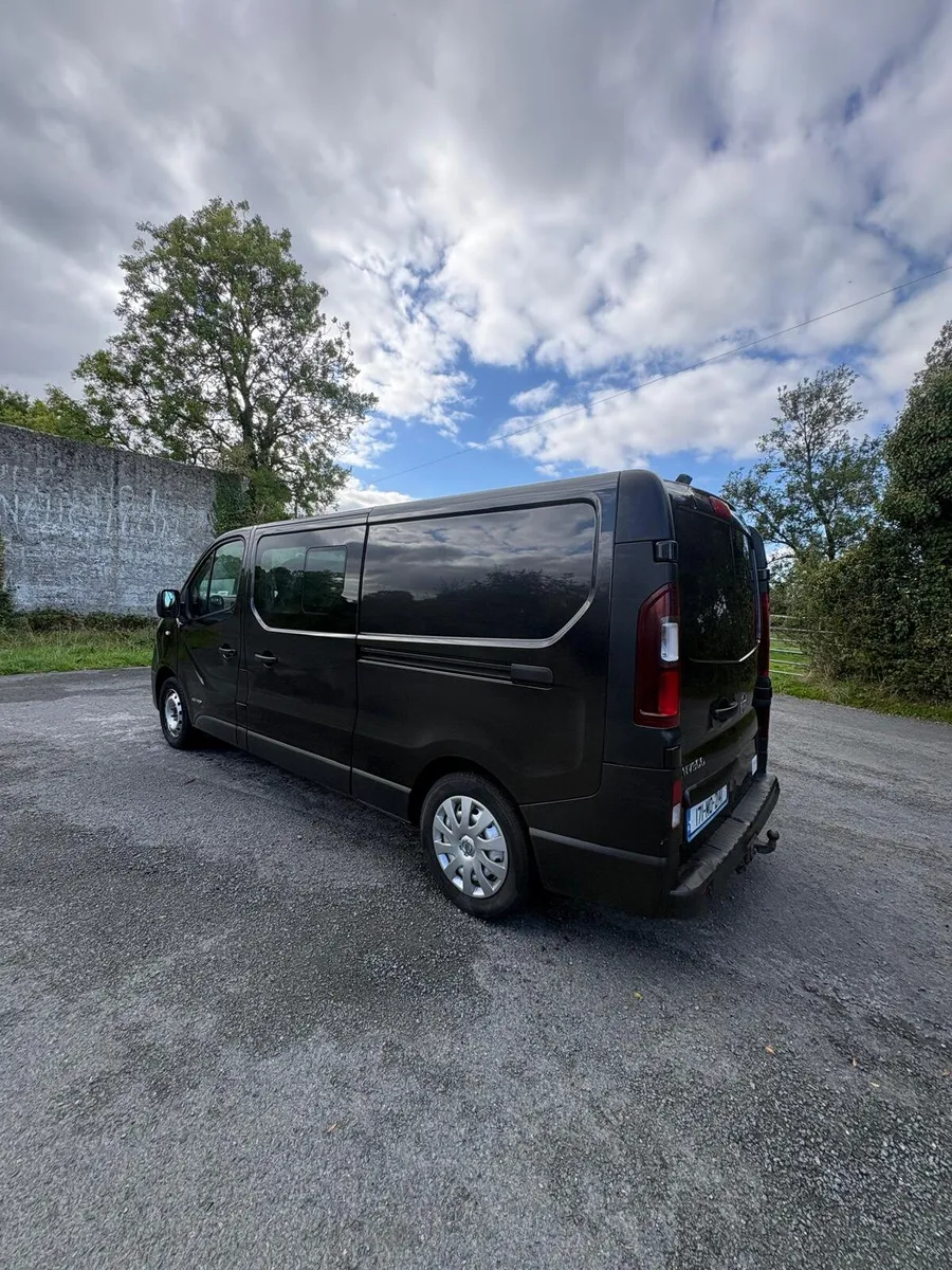 Crewcab Nissan nv 300 - Image 2