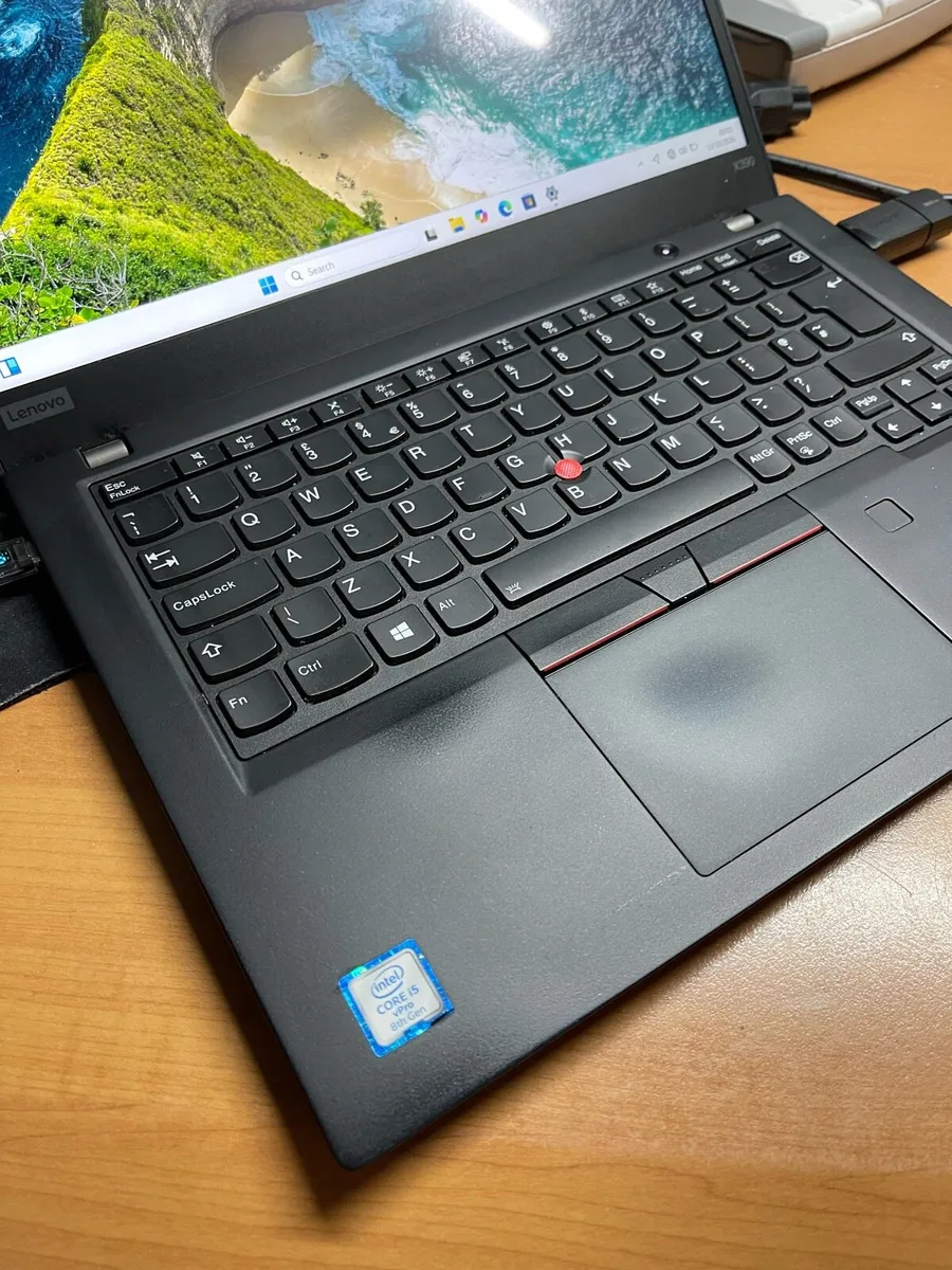 Lenovo i5 pro 16/256 win 11 pro Touchscreen - Image 3