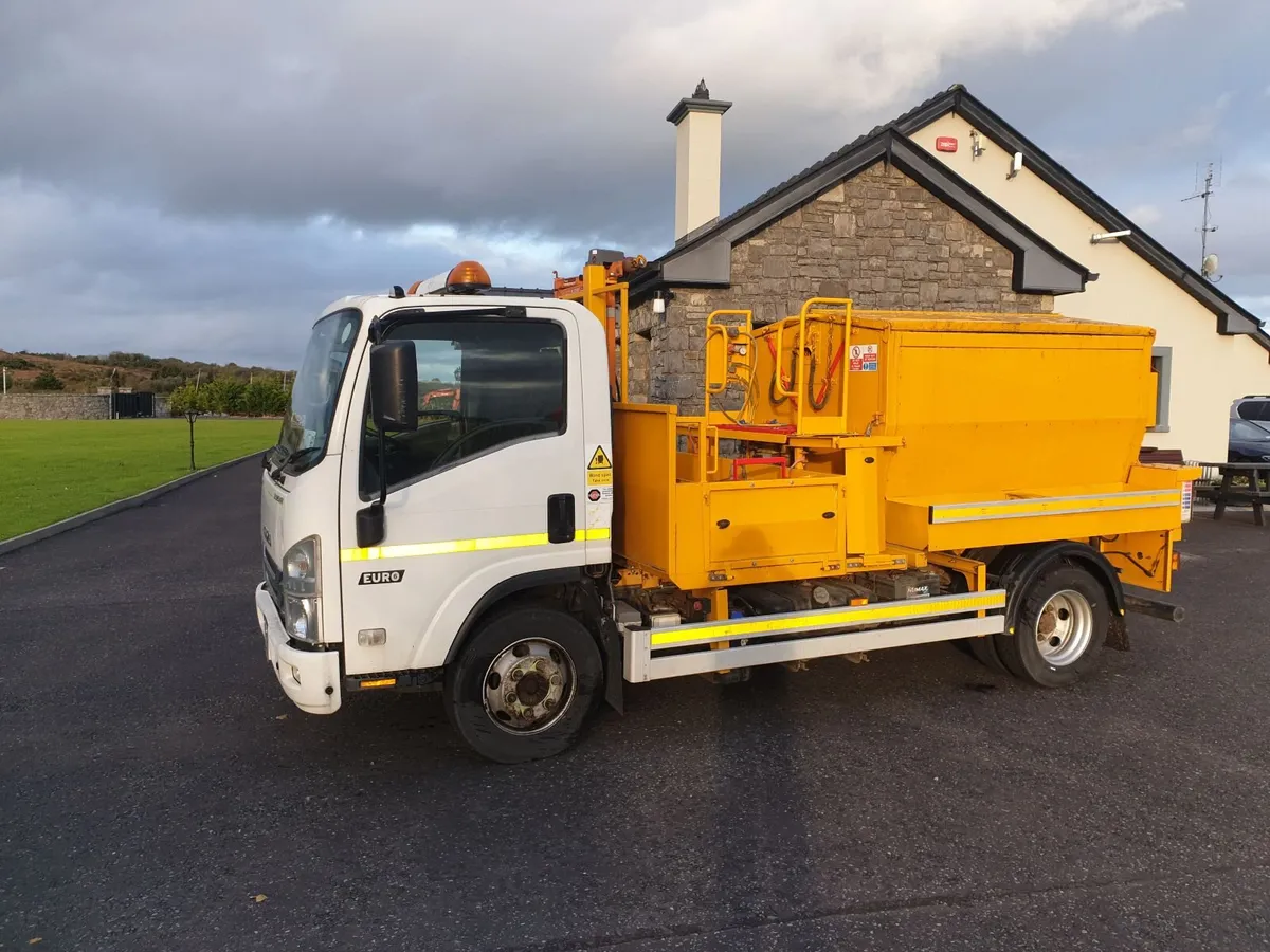 Hotbox Isuzu N75 150hp. Auto 7.5 ton Euro 6 - Image 1