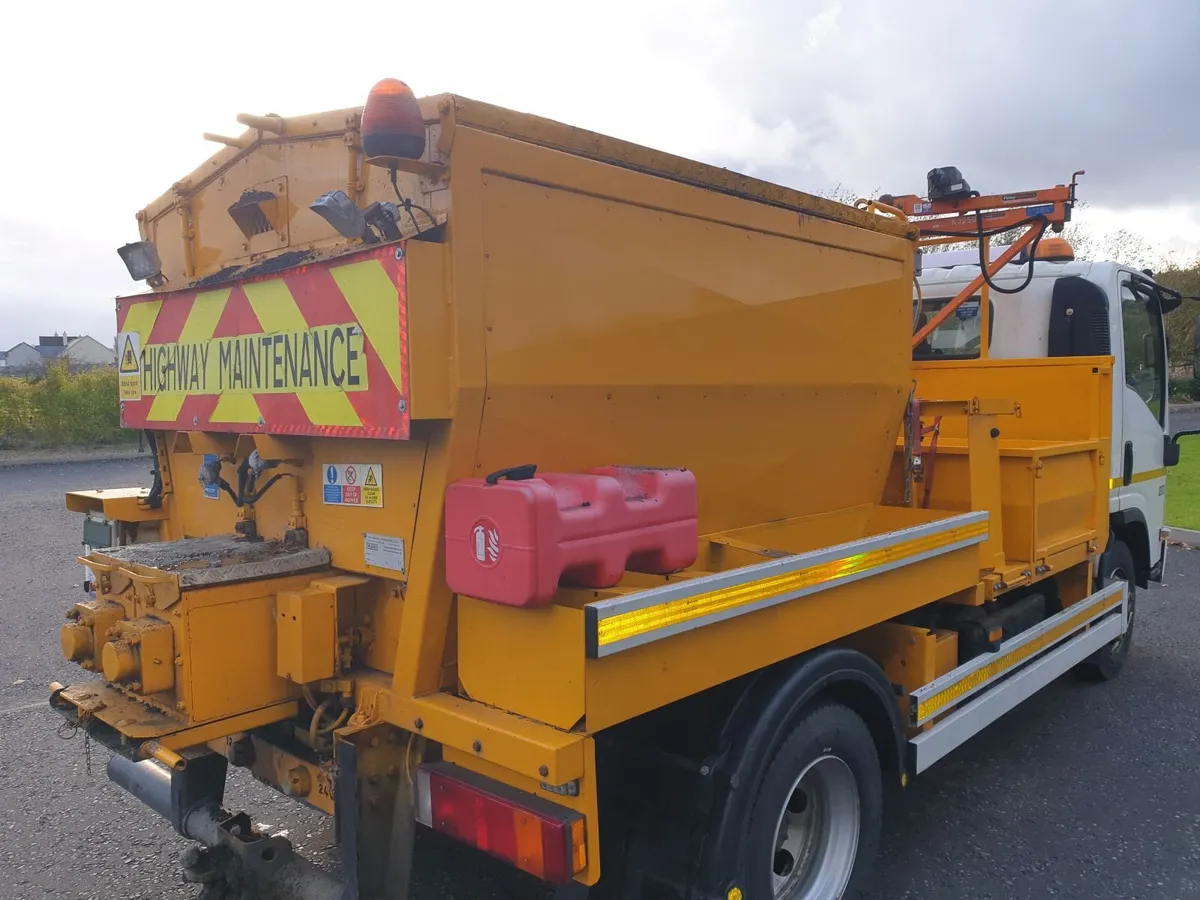 Hotbox Isuzu N75 150hp. Auto 7.5 ton Euro 6 - Image 4