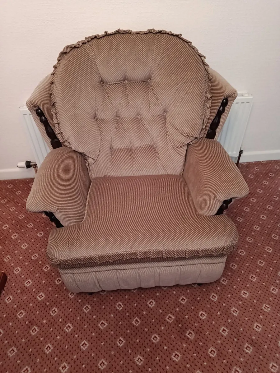 3 piece suite, display cabinet and dresser - Image 3