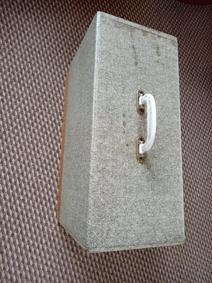 Vintage sewing machine - Image 4