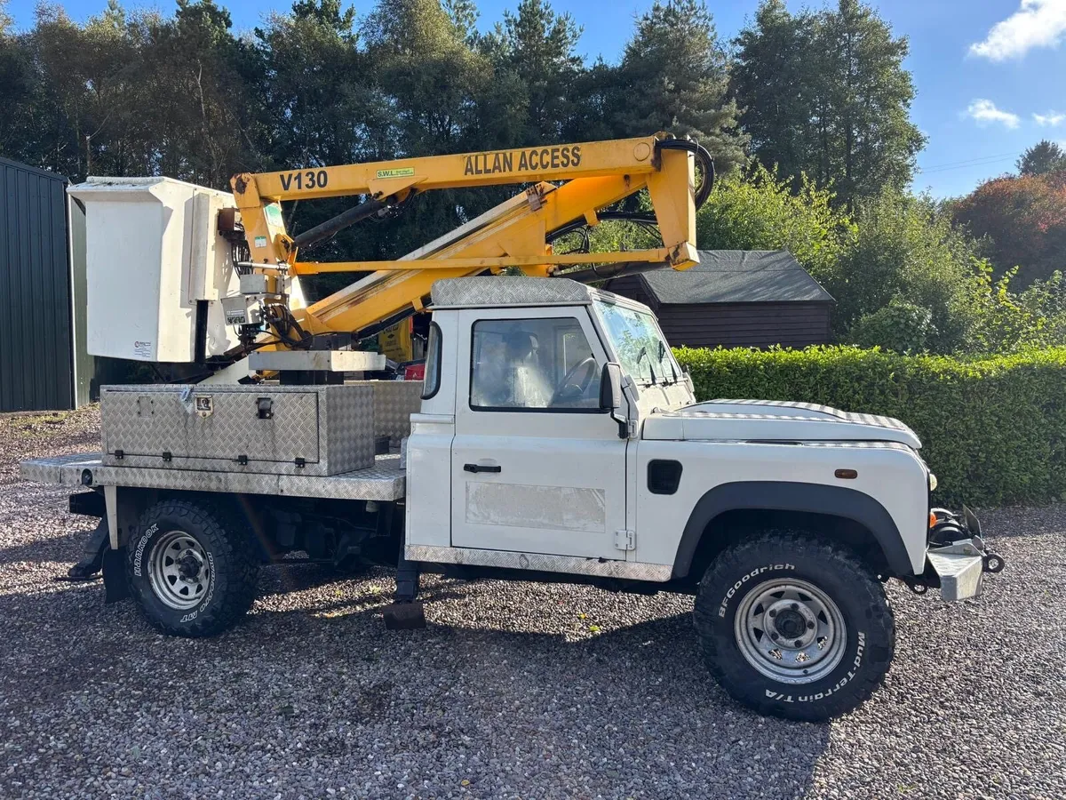 Landrover Defender Cherrypicker - Image 2