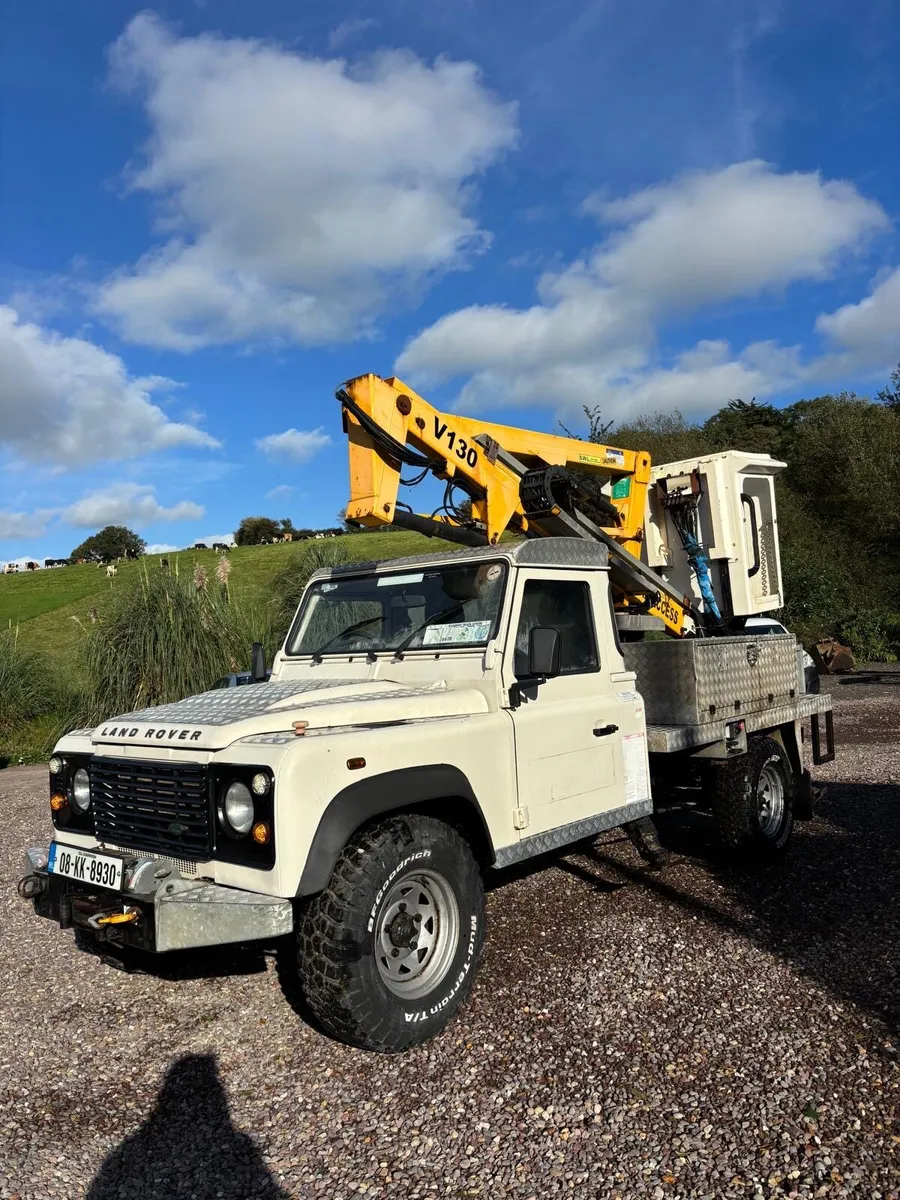 Landrover Defender Cherrypicker - Image 3