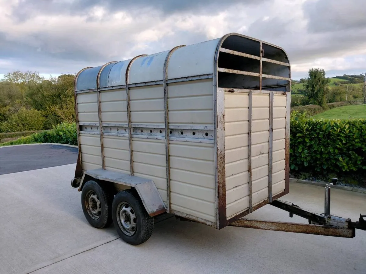 Cow trailer - Image 1