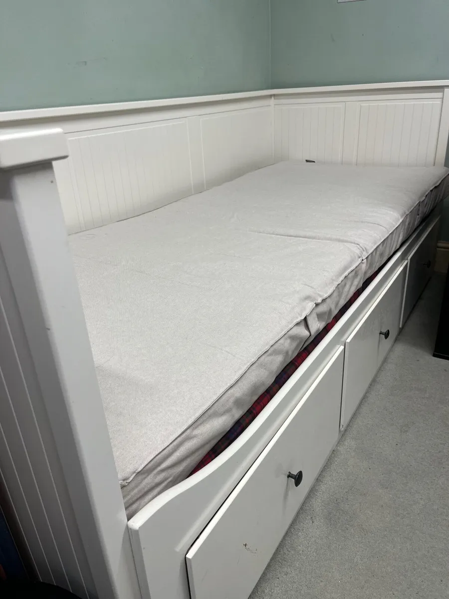 IKEA Hemnes Day Bed