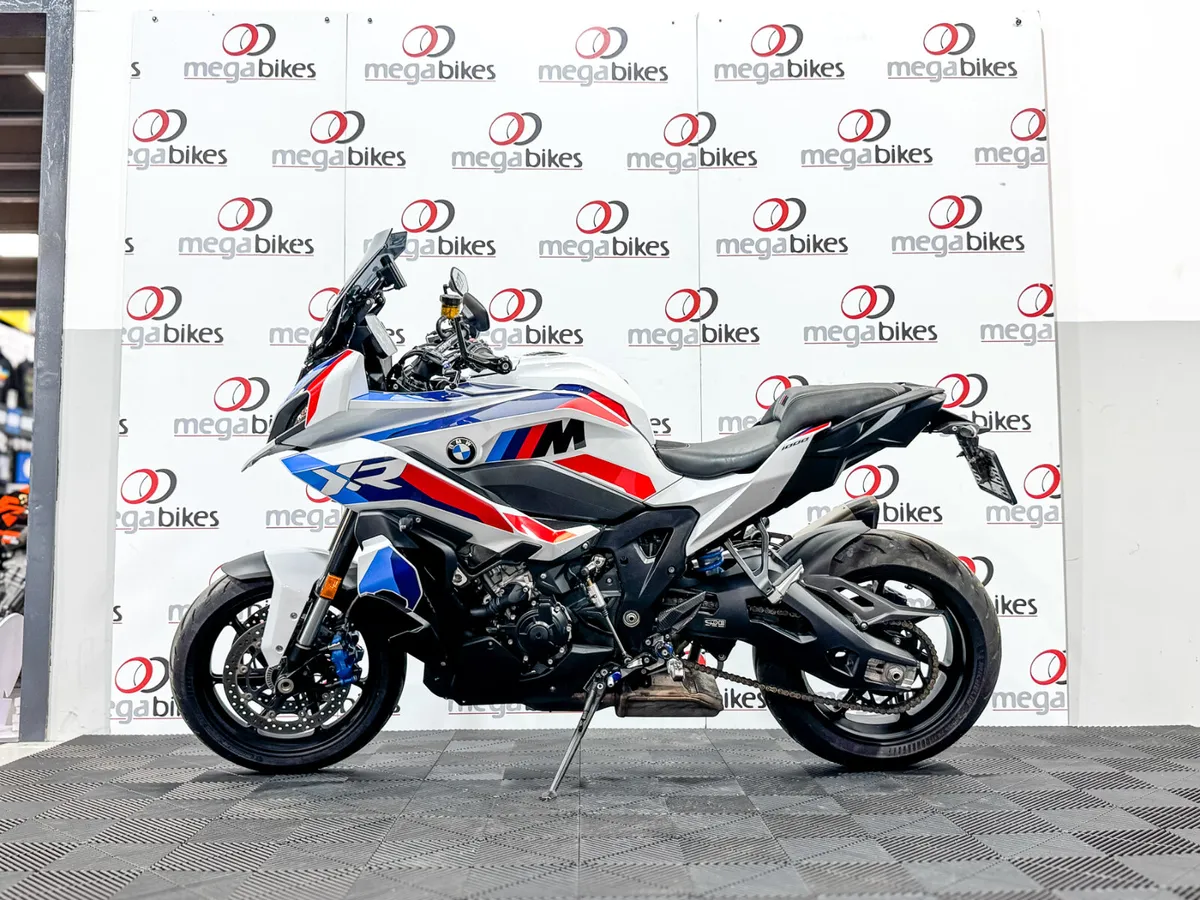 BMW M 1000 XR 2025 - Image 1