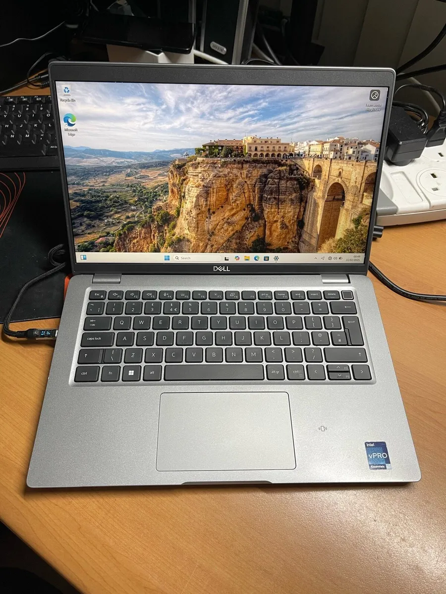 Dell Laptop i5 pro 12gen 16/512 Windows 11 - Image 1