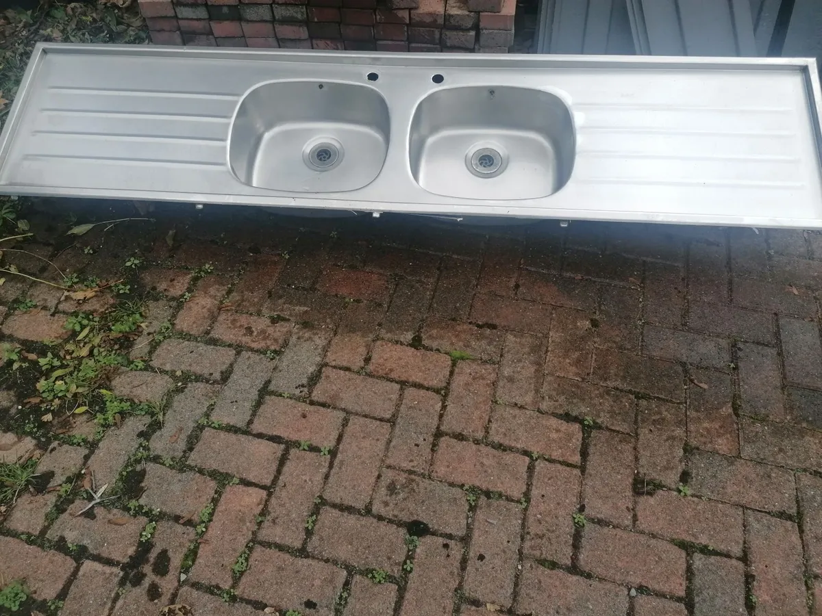 Kitchen sink unit - Image 1