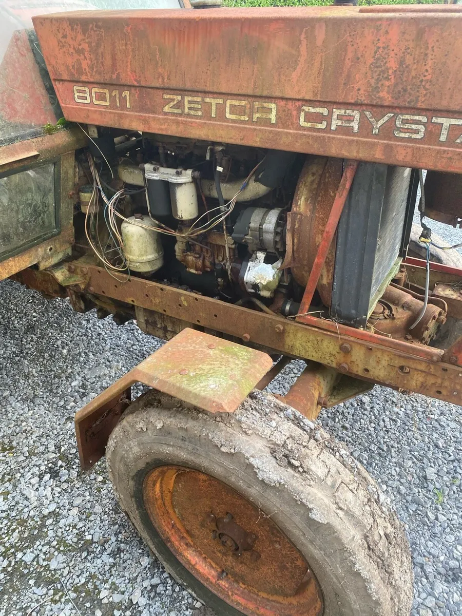 Zetor Crystal 8011 and Ursus 385 for breaking - Image 3