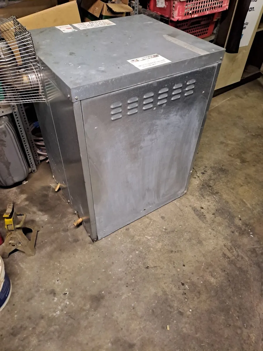 Oil boiler & oil tank - Image 2