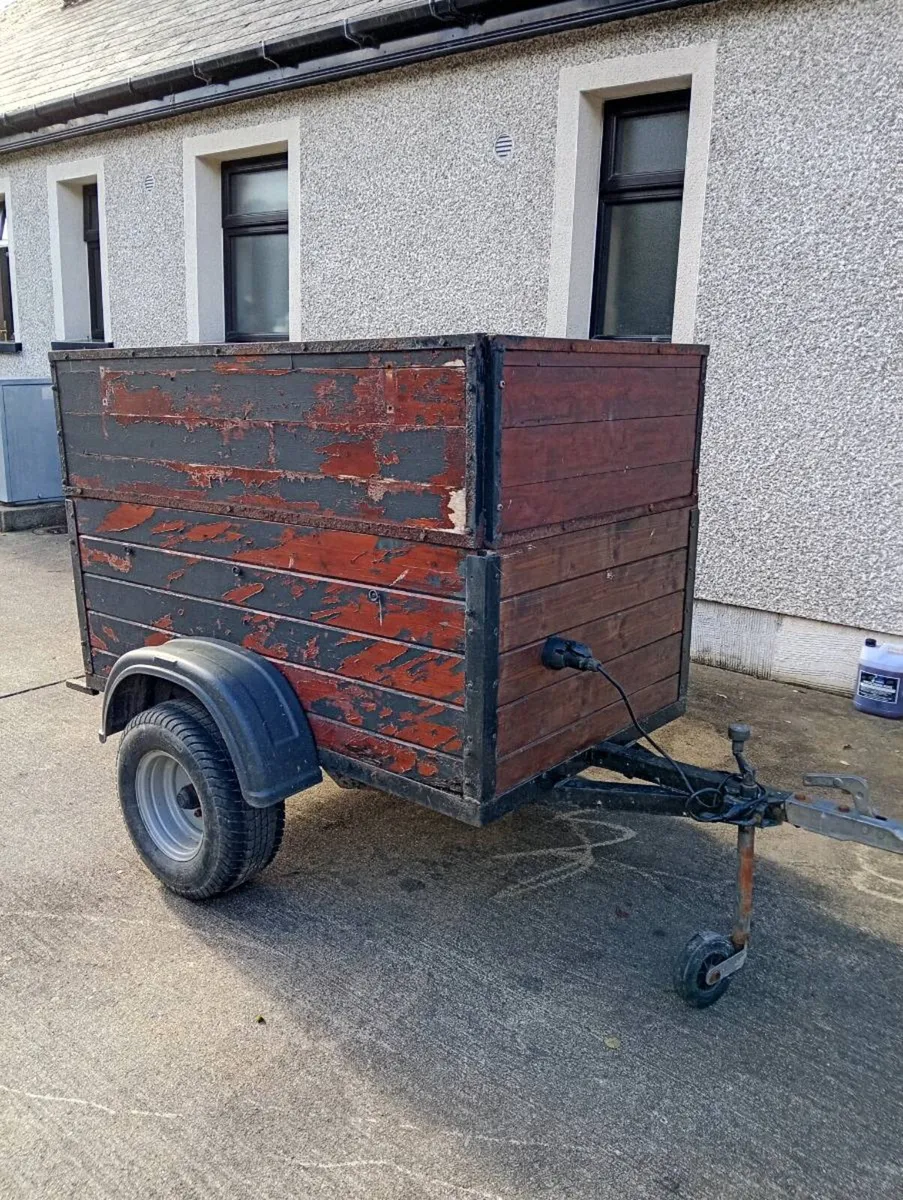 Small trailer - Image 1