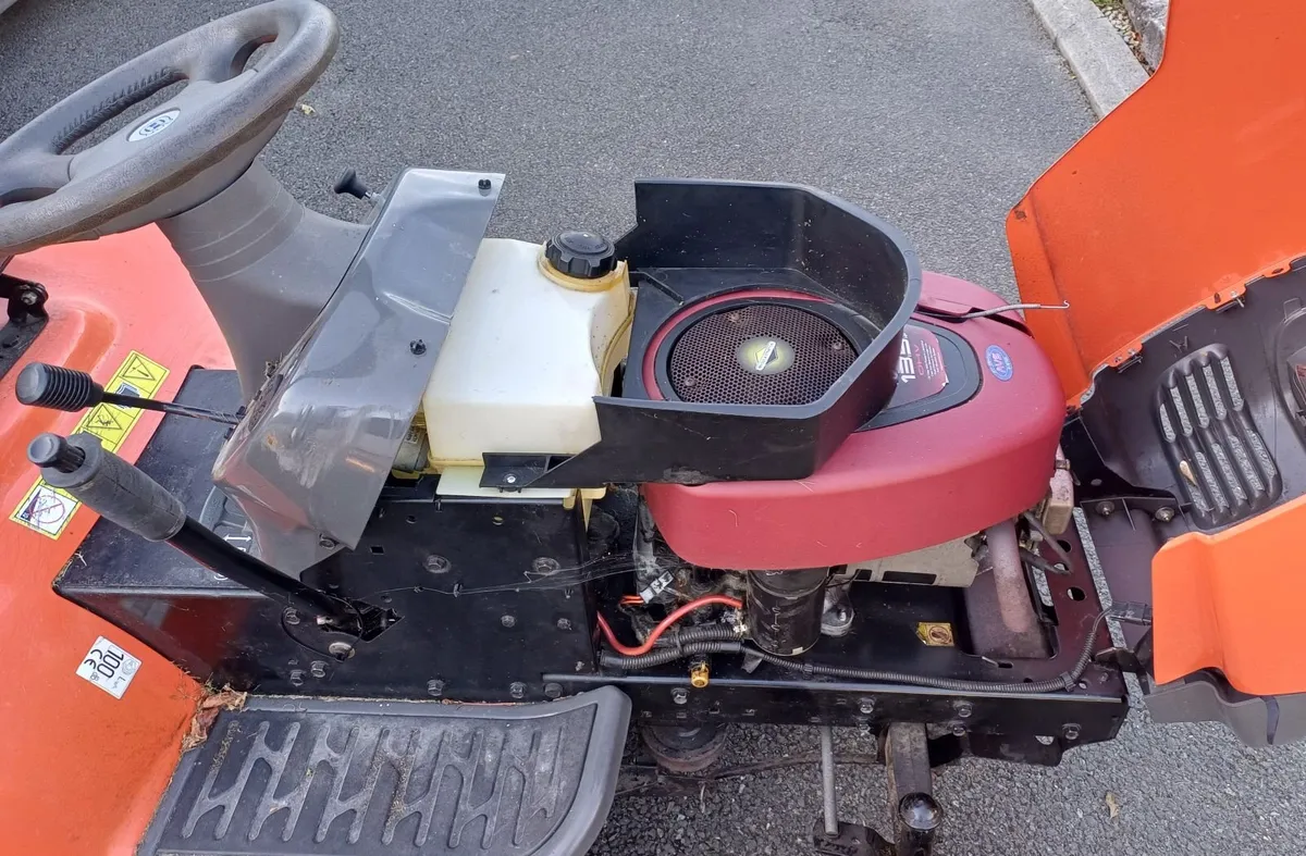 Ride on Lawnmower - Image 4