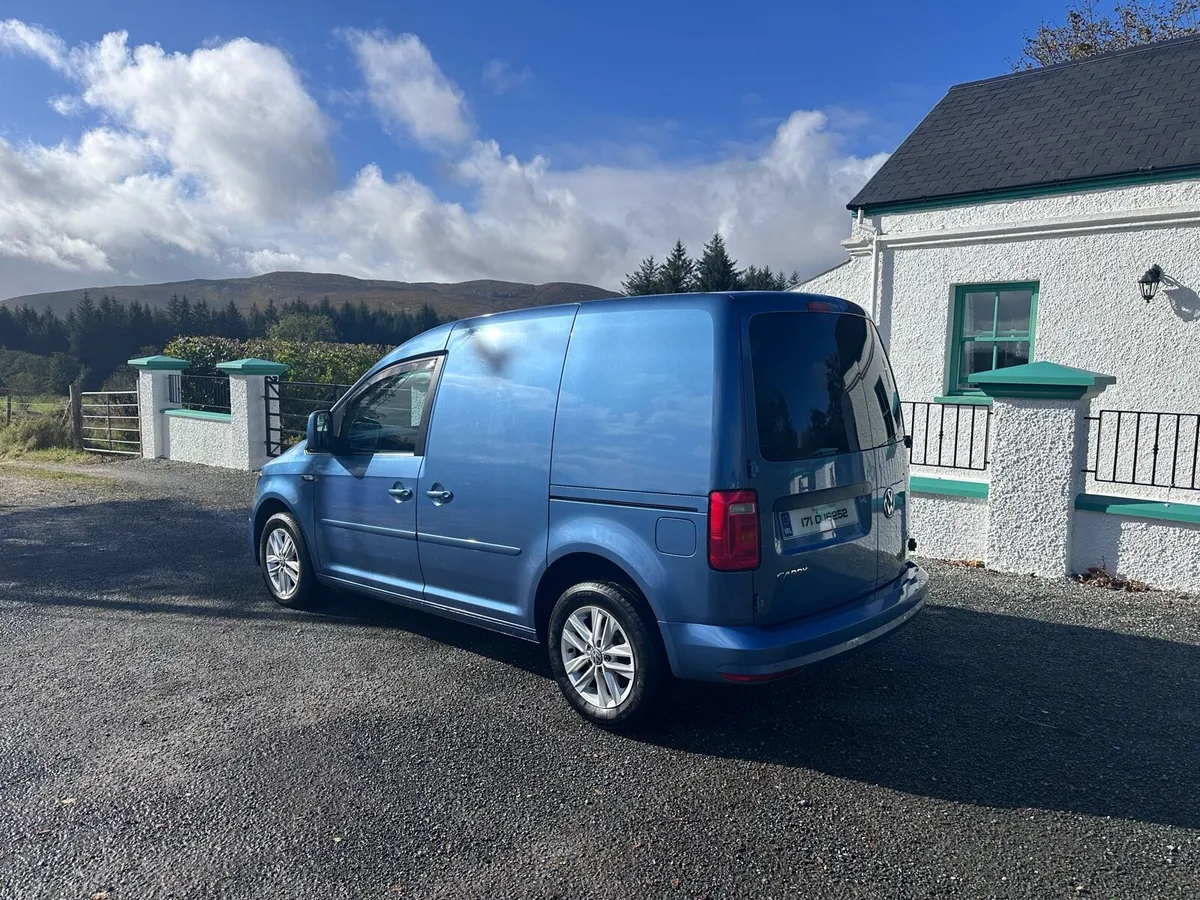 2017 Volkswagen Caddy 2.0 TDI Highline - Image 3