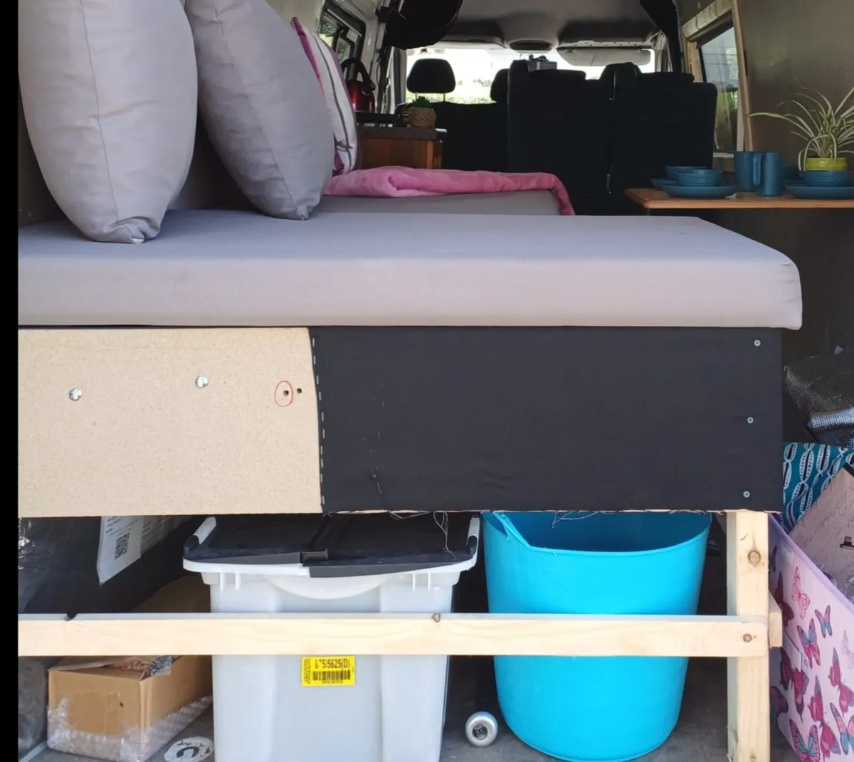 Couch/bed, storage, campervan - Image 3