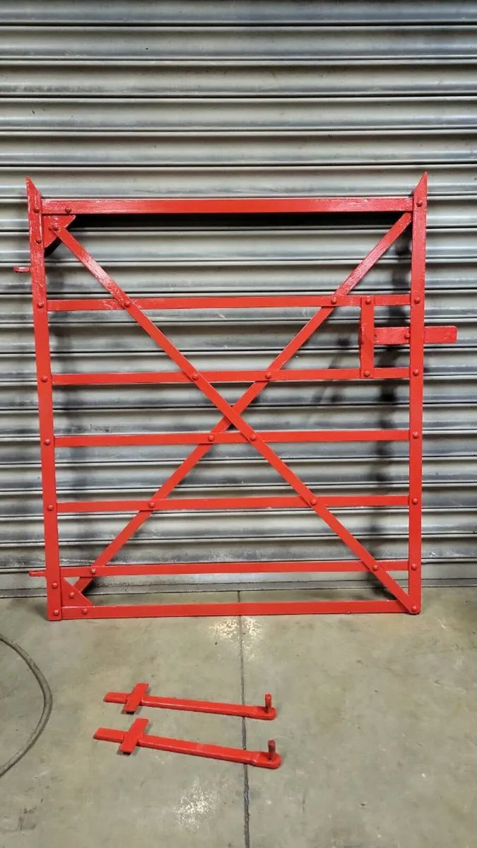 Steel gate old style