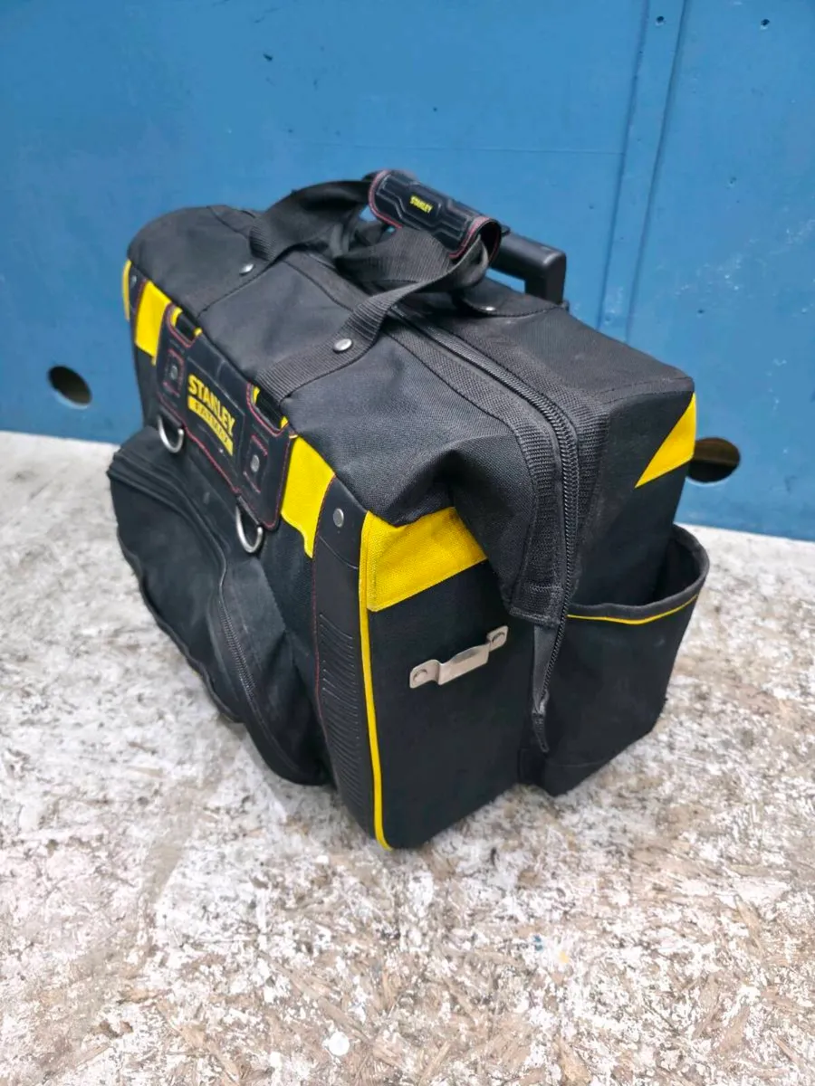 Stanley Fatmax rolling tool bag - Image 3