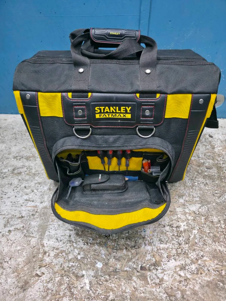 Stanley Fatmax rolling tool bag - Image 4