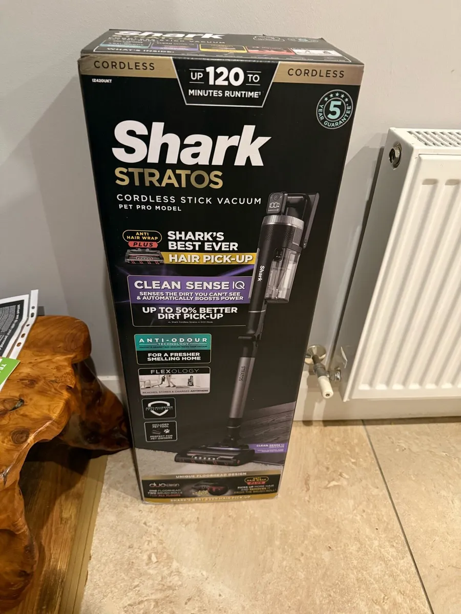 Shark Stratos IZ420UKT - New in box - Image 1