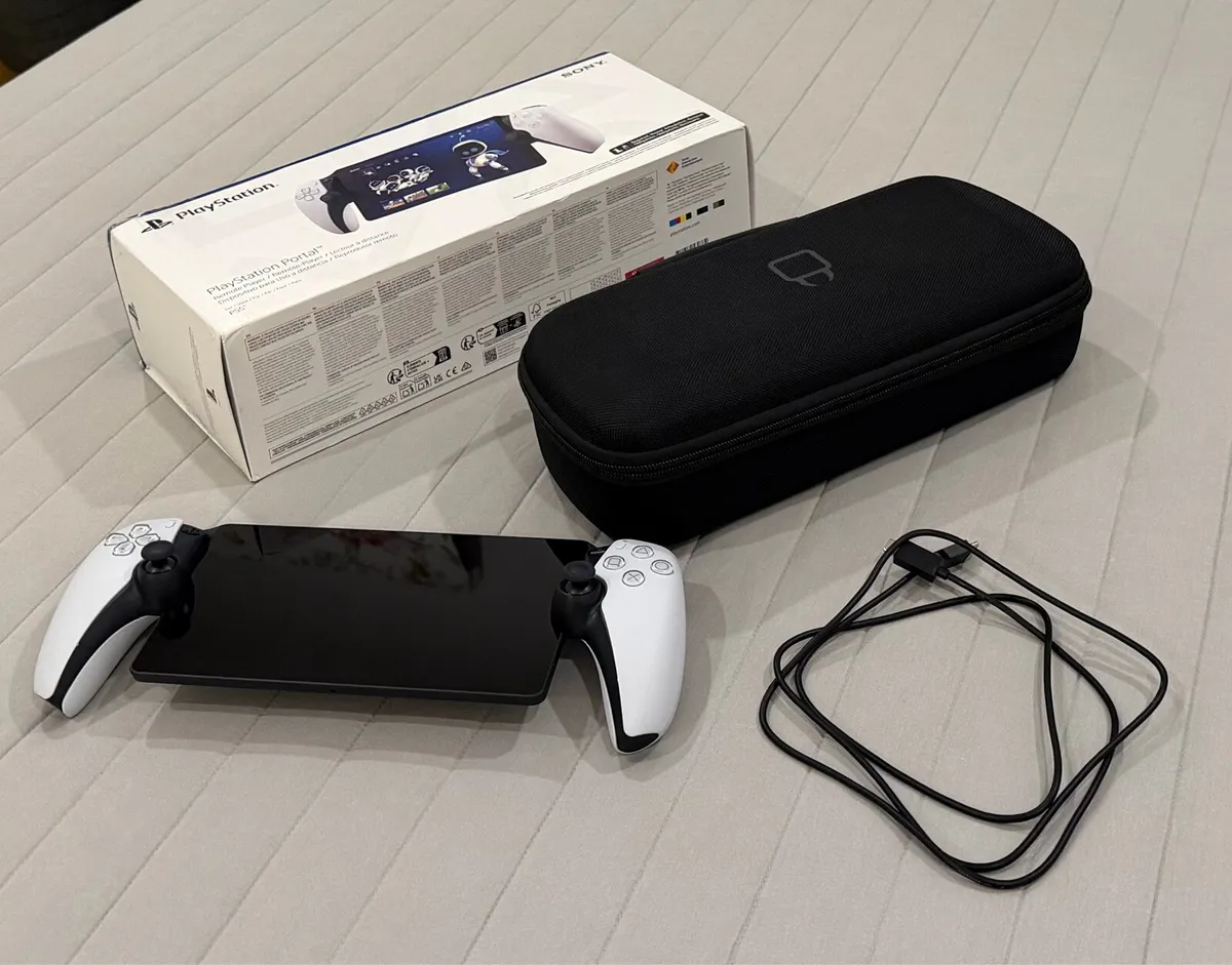 PlayStation Portal + Case - Image 1