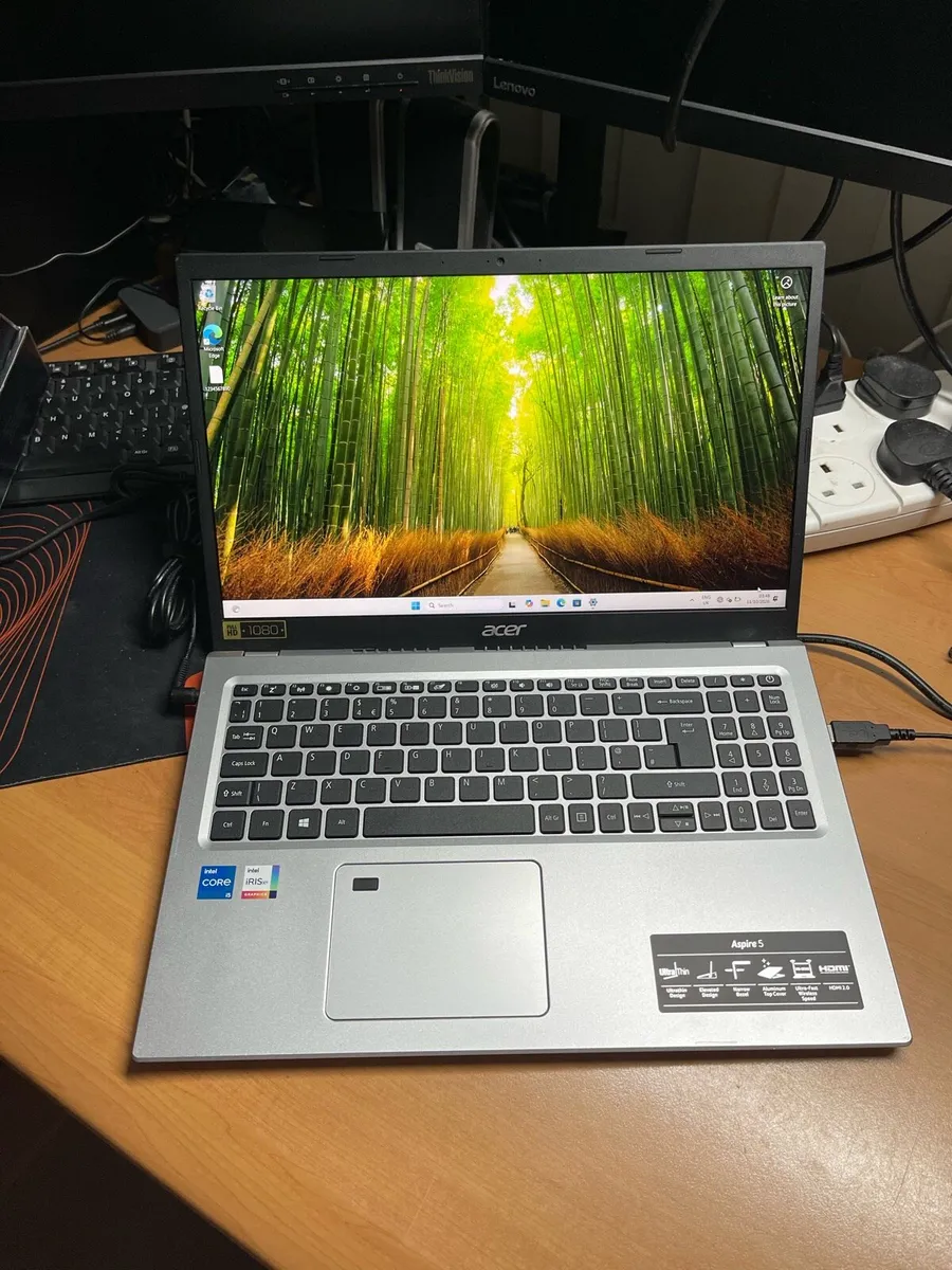 Acer laptop i5 pro 8/256 Windows 11 - Image 1