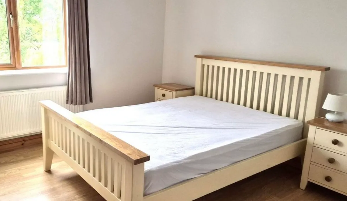 King size bed